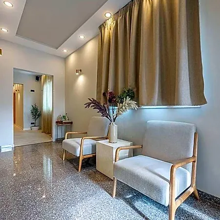 Готель Lo͝or Luxury Retreat 4*