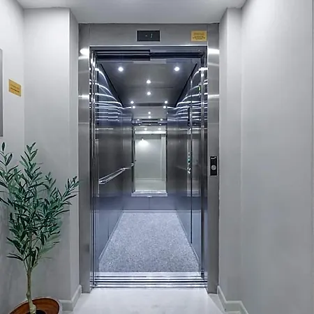 Lo͝or Luxury Retreat Готель