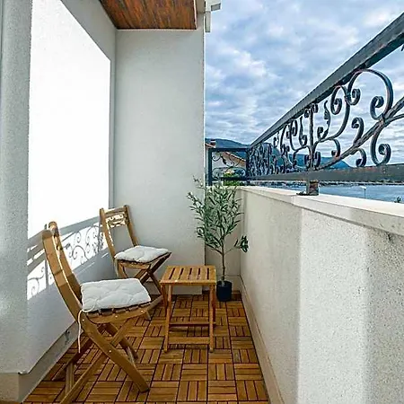 Готель Lo͝or Luxury Retreat