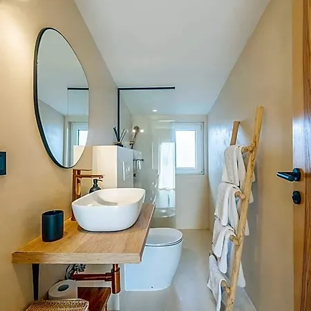 Lo͝or Luxury Retreat Готель 4*