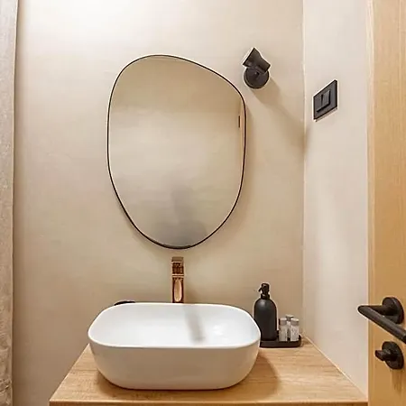Готель Lo͝or Luxury Retreat 4*