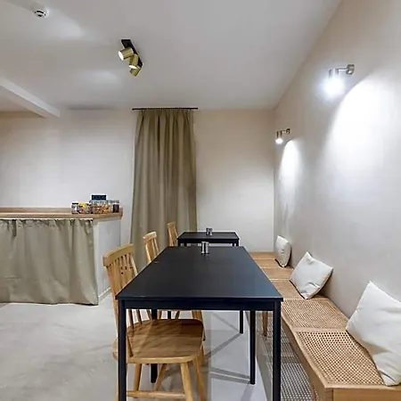 Lo͝or Luxury Retreat